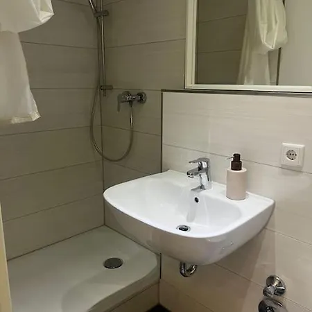 Apartment Private 5 Min Bis Zur Innenstadt Dusseldorf